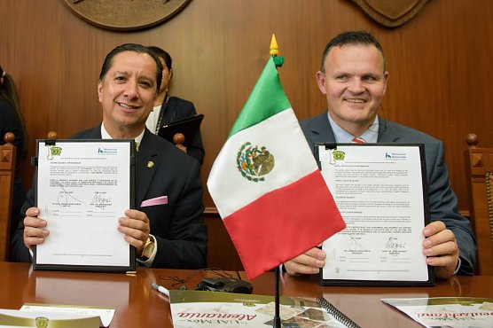 Vertrag unterzeichnet (Foto: Th&uuml;ringer Wirtschaftsministerium)