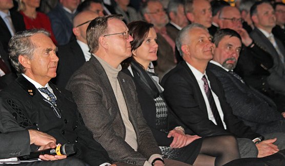 Ministerpr&auml;sident bekam Schl&auml;ge (Foto: Karl-Heinz Herrmann)