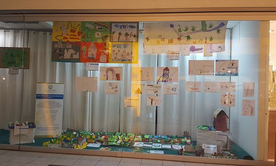 Zum diesj&auml;hrigen Thema Wasser, M&uuml;hlen, Mythen: Von der Quelle bis zur M&uuml;ndung hatten neun der 18 M&uuml;hlh&auml;user Kinderg&auml;rten ihre Beitr&auml;ge bei der Stadtverwaltung eingereicht (Foto: Pressestelle Stadt M&uuml;hlhausen)