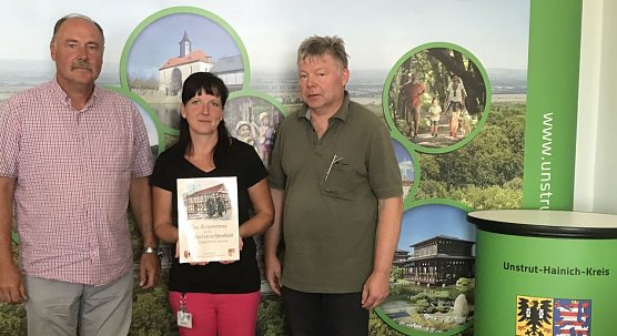&Uuml;bergabe (Foto: Landratsamt Unstrut-Hainich)