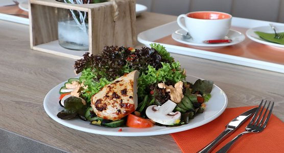 Gesunde Ernährung am Südharz-Klinikum (Foto: Südharz Klinikum Nordhausen gGmbH) Gesunde Ernährung am Südharz-Klinikum (Foto: Südharz Klinikum Nordhausen gGmbH)
