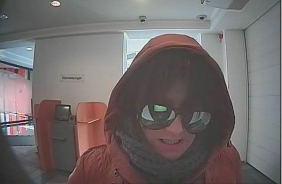 Wer kennt diese Frau? (Foto: Landespolizeiinspektion Nordhausen)