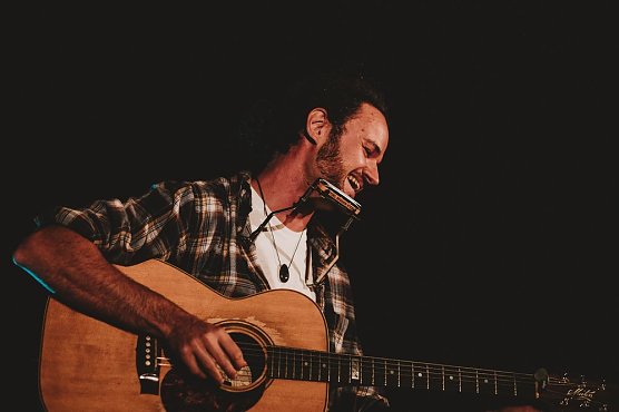 Im "Kuhstall": Philip Bölter (Foto: Semra Ak) Im "Kuhstall": Philip Bölter (Foto: Semra Ak)