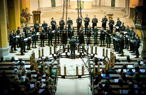 Corona betrifft uns – Musik hilft uns! (Foto: Landesjugendchor) Corona betrifft uns – Musik hilft uns! (Foto: Landesjugendchor)
