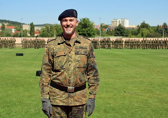 Bei Appell in Sondershausen Kommando &uuml;ber geben (Foto: Karl-Heinz Herrmann)