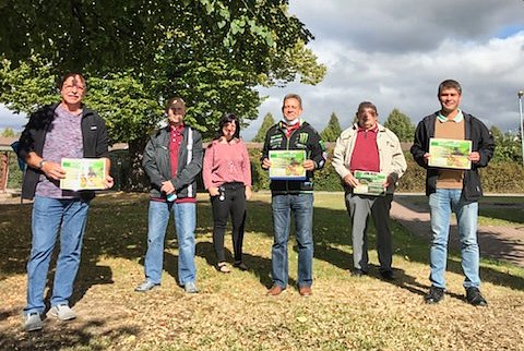  (v.l.): Hans-Georg Sch&uuml;ler (Vorsitzender KGV Schneidem&uuml;hlenweg), Jessica D&ouml;ring (Mitarbeiterin Landratsamt), J&uuml;rgen Schuller (Vorsitzender KGV Am S&uuml;lzenberg), Horst Huschke (Vorsitzender KGV 1940 Seebach) und Alexander Pech (Vorsitzender KGV Thomas-M&uuml;ntzer) (Foto: Pressestelle Landratsamt Unstrut-Hainich-Kreis)