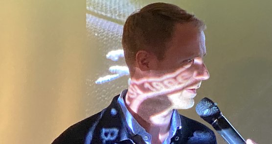 Vom Preu&szlig;en-Wappen beschattet: Bad Langensalzas Ex-Nationalspieler Marco Engelhardt (Foto: oas)