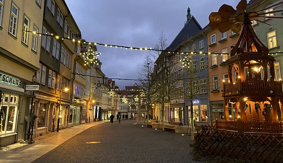 Die Langensalzaer Marktstra&szlig;e gestern - hier noch hell erleuchtet (Foto: oas)