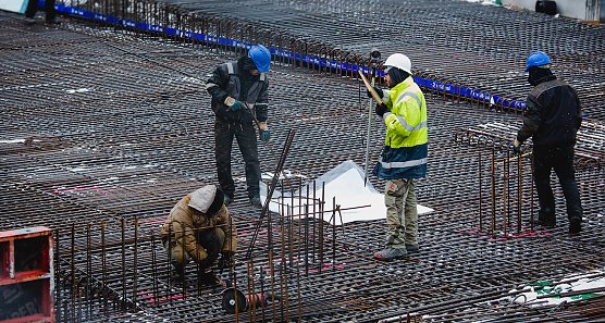 Arbeiter auf einer Winterbaustelle (Foto: IG BAU)