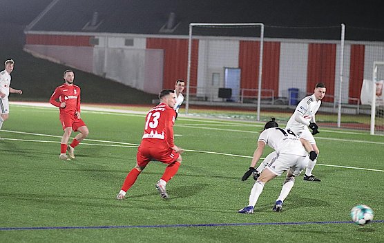 Die Preu&szlig;en wehrten sich nach Kr&auml;ften gegen dominante Erfurter (Foto: B.Harbauer)