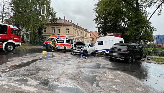 Unfall heute Nachmittag in Bad Langensalza (Foto: Feuerwehr Bad Langensalza) Unfall heute Nachmittag in Bad Langensalza (Foto: Feuerwehr Bad Langensalza)