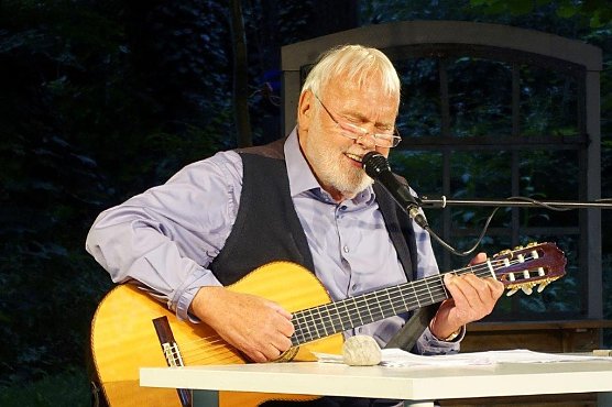 Gunter Emmerlich erz&auml;hlt in Bad Langensalza wieder aus seinem Leben (Foto: Stadtverwaltung Bad Langensalza)