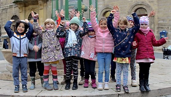 Die kleinen S&auml;nger aus der Kindertagesst&auml;tte "Clara Zetkin" (Foto: oas)