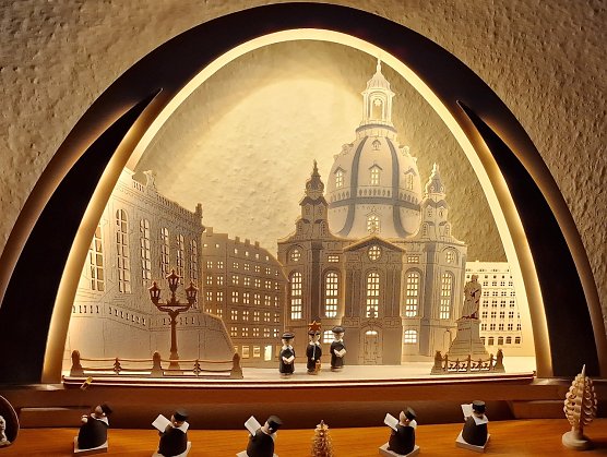 Die Dresdner Frauenkirche beeindruckt auch als Schwibbogen (Foto: Simone Urban aus Nordhausen)