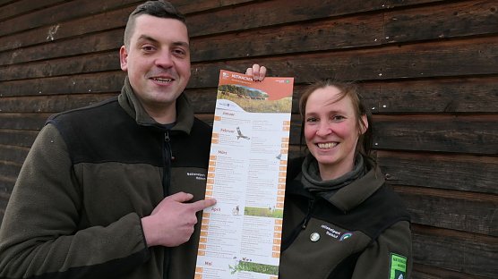 Ranger Markus Gresser und Rangerin Janice Kauert freuen sich auf ihre F&uuml;hrungen im Nationalpark Hainich im Rahmen der MITMACHEN-Veranstaltungsprogrammes 2024.  (Foto: Cornelia Otto-Albers)