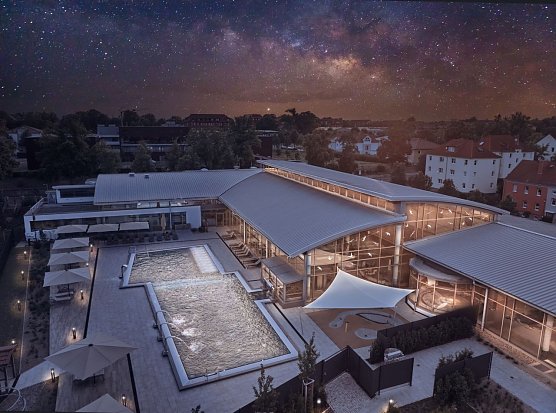 Die Friederiken Therme Bad Langensalza bei Nacht (Foto: Tino Sieland) Die Friederiken Therme Bad Langensalza bei Nacht (Foto: Tino Sieland)