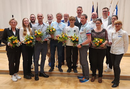 Die Ausgezeichneten im Gruppenbild mit Landrat Zanker (Foto: M.Fromm)