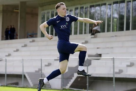 Lukas Ferchow feiert sein fr&uuml;hes Tor zur 1:0-F&uuml;hrung f&uuml;r Wacker (Foto: FSV Wacker 90)