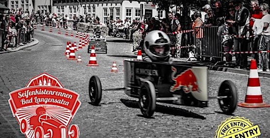 "Die tollk&uuml;hnen Kinder in ihren fliegenden Kisten" rauschen am Sonntag die M&uuml;hlh&auml;user Stra&szlig;e herunter  (Foto: M.K&ouml;nig)