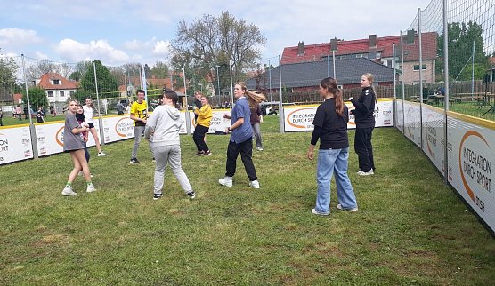 Ein multifunktionales Fitnessger&auml;t und eine Tekkballplatte bereichern jetzt das Angebot in Schlotheim (Foto: M.Fromm)