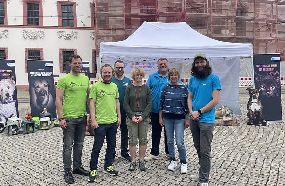 Protest vor dem Sitz der Landesregierung (Foto: K.Schmidt)