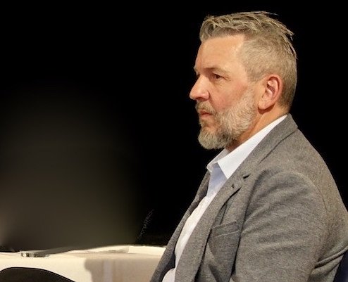 Der neue Landrat Thomas Ahke, hier bei einer Podiumsdiskussion in Bad Langensalza (Foto: emw)