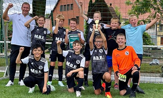 Freude über den 3. Platz beim Turnier in Ammern (Foto: T.Buntrock) Freude über den 3. Platz beim Turnier in Ammern (Foto: T.Buntrock)