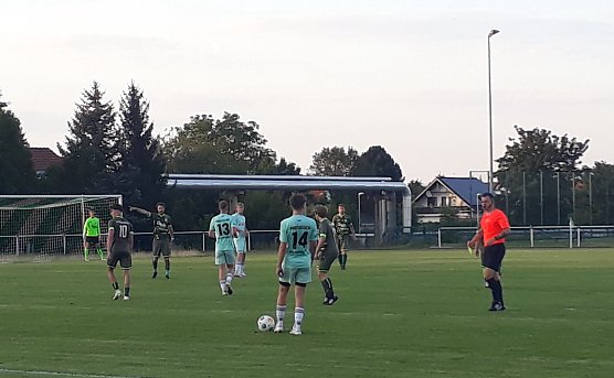 Hitzeschlacht in Waltershausen zum Abschluss der Vorbereitung. Am Samstag um 15 Uhr geht es wieder um Punkte (Foto: M.Fromm)