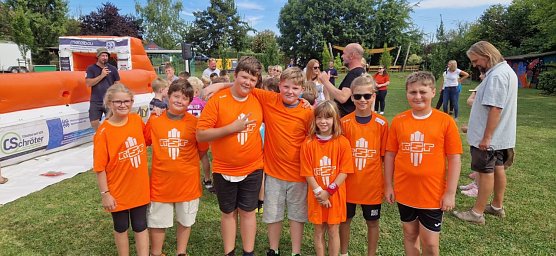 Das RSP-Menschenkicker-Team nach getaner Arbeit (Foto: T.Benich) Das RSP-Menschenkicker-Team nach getaner Arbeit (Foto: T.Benich)