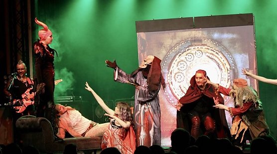 Tod und Hexen huldigen dem Teufel auf dem Brocken (Foto: Eva Maria Wiegand)