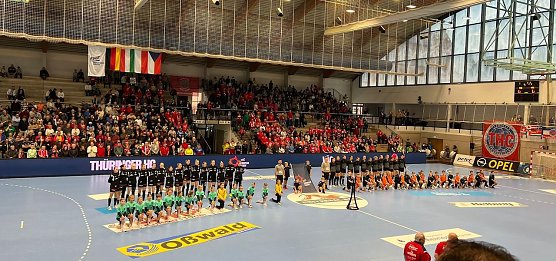 Die Wiedigsburghalle verspr&uuml;hte am Sonntag wieder einmal internationales Flair (Foto: A.Meyer)