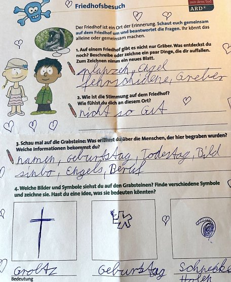 W&auml;hrend des Projekts werden von den Kindern auch mehrere Frageb&ouml;gen ausgef&uuml;llt (Foto: M.Fischer)