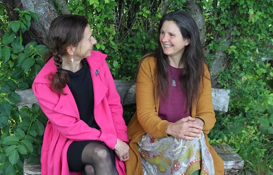 Die Erfinderinnen und Ausf&uuml;hrende des "Vergiss mein nicht"-Projektes: Mary Fischer und Antje Wollenhaupt (Foto: Eva Maria Wiegand)