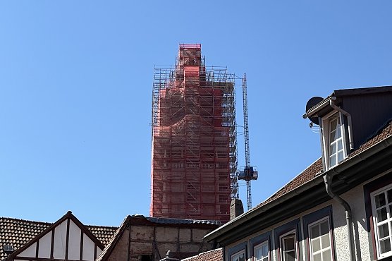 Im Look eines Wolkenkratzers: Bad Langensalzaer Marktkirche (Foto: oas) Im Look eines Wolkenkratzers: Bad Langensalzaer Marktkirche (Foto: oas)