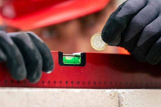 Unterst&uuml;tzung f&uuml;r Azubis (Foto: IG BAU)