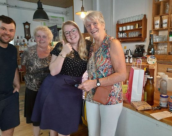 Das freundliche Team von "Nahpur" sucht Verst&auml;rkung (Foto: K. Jenzewski)