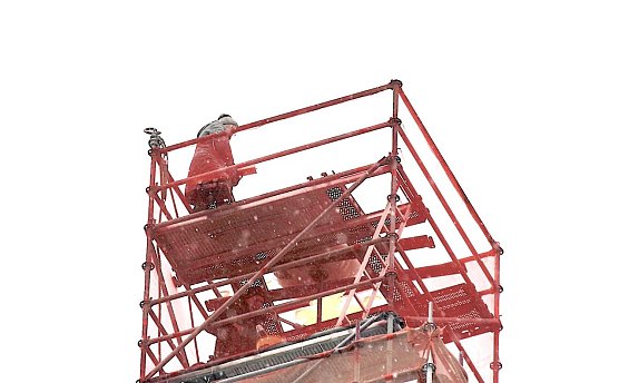 Einlegung der Zeitkapsel 2025 in luftiger H&ouml;he auf der Marktkirche in Bad Langensalza (Foto: Eva Maria Wiegand)