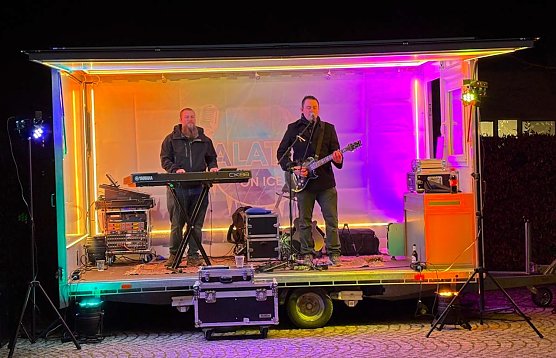 "BaLaTon" im weihnachtlichem Ambiente mit Projekt R im Schl&ouml;sschenpark in Bad Langensalza (Foto: oas)