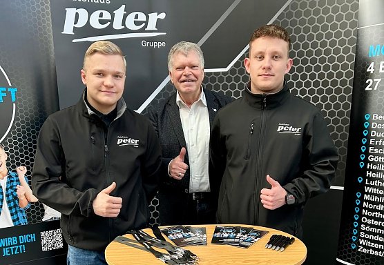 Das Team der Autohaus Peter Gruppe informiert &uuml;ber interessante Ausbildungsberufe (Foto: privat)