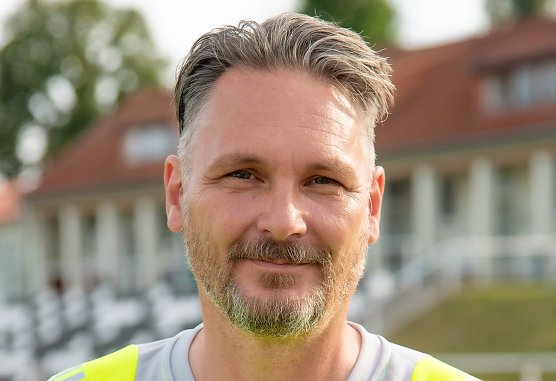 Thomas Wirth ist zufrieden mit seinem Trainerjob (Foto: FSV Preu&szlig;en)