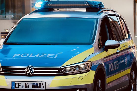 Polizeiauto (Foto: Eva Maria Wiegand) Polizeiauto (Foto: Eva Maria Wiegand)