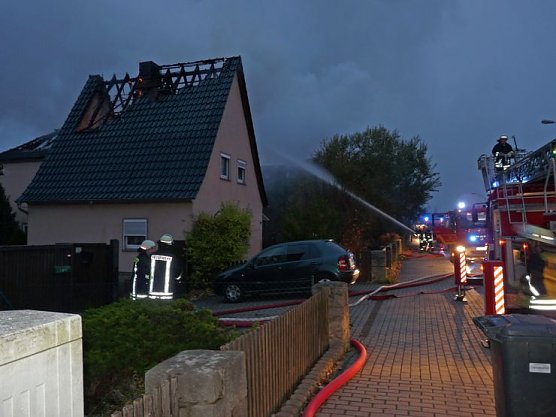 Wohnhausbrand Hospitalstraße (Foto: Karl-Heinz Herrmann) Wohnhausbrand Hospitalstraße (Foto: Karl-Heinz Herrmann)