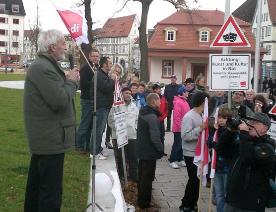 "Gerecht geht anders…" (Foto: Klaus Henze) "Gerecht geht anders…" (Foto: Klaus Henze)