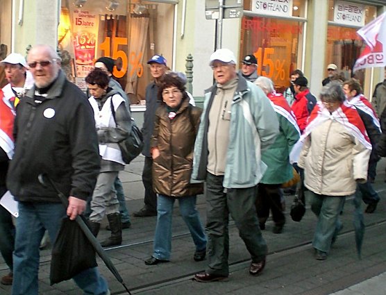 "Gerecht geht anders…" (Foto: Klaus Henze) "Gerecht geht anders…" (Foto: Klaus Henze)