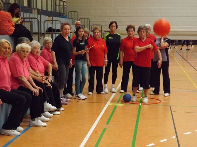 Bild: Eine Disziplin im Fitnesstest war der Ballzielwurf.