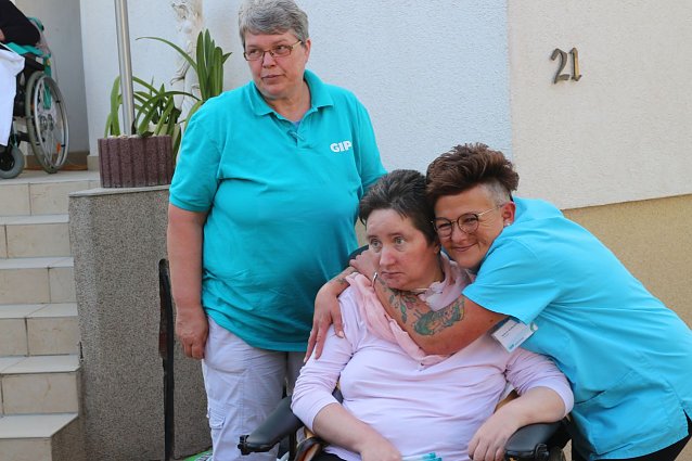Bild: Teamleiterin Kathrin Gr&auml;be-Elliger (rechts)