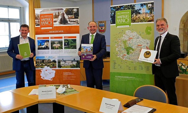 Beitritt Stadt Gotha in Welterberegion Wartburg Hainich � v.l.n.r. Martin Fromm � Knut Kreuch � Harald Zanker Foto: Landratsamt UHK