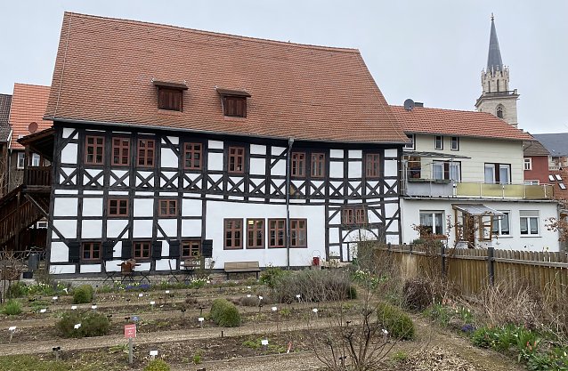 Bild: Auch das Apothekenmuseum mit seinem Kr&auml;utergarten bietet freien Eintritt
