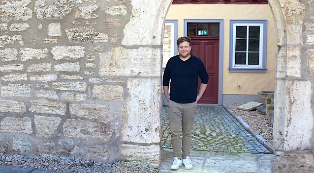 Bild: Stefan Schuchardt bringt jungen Schwung in alte Gem&auml;uer