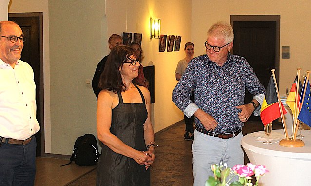 Bild: Ann Vrielinck eingerahmt von Luc van Vanparys und Volker P&ouml;hler 